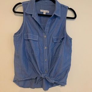 Button-down Sleeveless Tie shirt